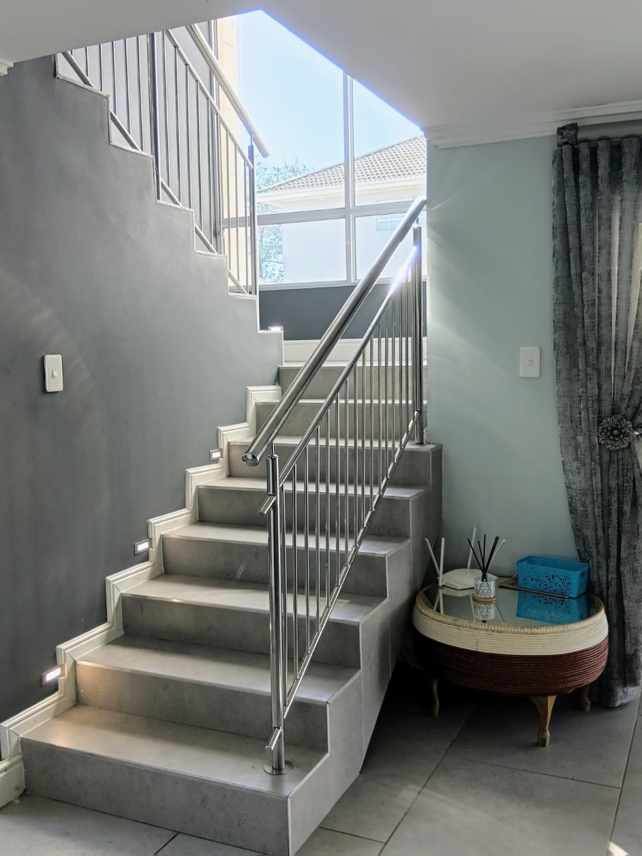 5 Bedroom Property for Sale in Beacon Bay Eastern Cape